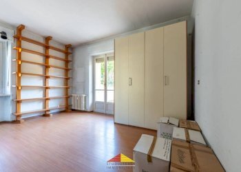 Camera da letto - Quadrilocale via Giovanni Battista Bodoni, 56/C, Saluzzo - foto 3