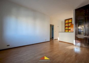 Soggiorno - Quadrilocale via Giovanni Battista Bodoni, 56/C, Saluzzo - foto 4