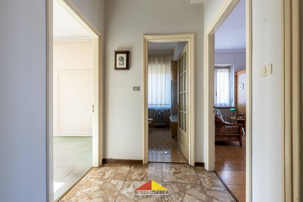 Corridoio - Trilocale via Mario Mortara, 4, Saluzzo - foto 2