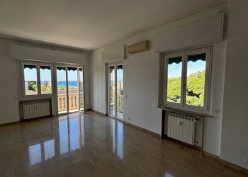 Salone - Appartamento via della Sirena, 7, Genova (zona Albaro) - foto 4