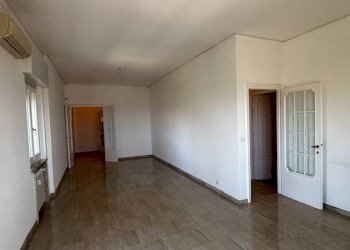 Salone - Appartamento via della Sirena, 7, Genova (zona Albaro) - foto 10