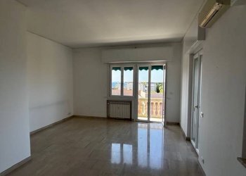 Salone - Appartamento via della Sirena, 7, Genova (zona Albaro) - foto 11