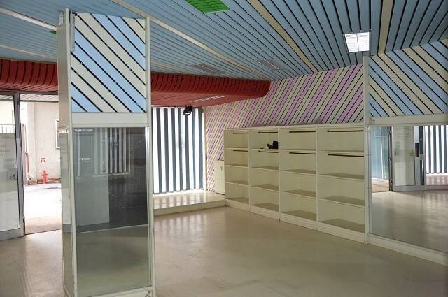 Interno non residenziale - Negozio via Gian Pietro Puricelli, 3, Gallarate - foto 1