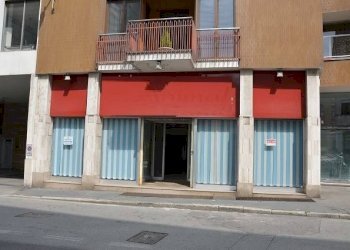 Facciata - Shop via Gian Pietro Puricelli, 3, Gallarate - photo 9