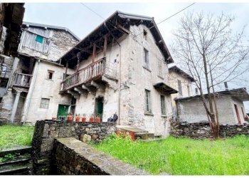 Facciata - Casa indipendente piazza San Donnino, 2, Valle Cannobina - foto 2