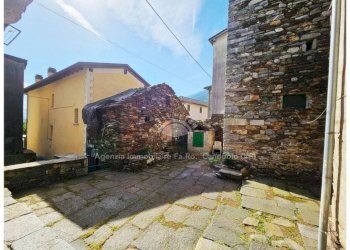 Cortile interno - Casa indipendente piazza San Donnino, 2, Valle Cannobina - foto 29