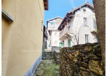 Cortile interno - Casa indipendente piazza San Donnino, 2, Valle Cannobina - foto 32