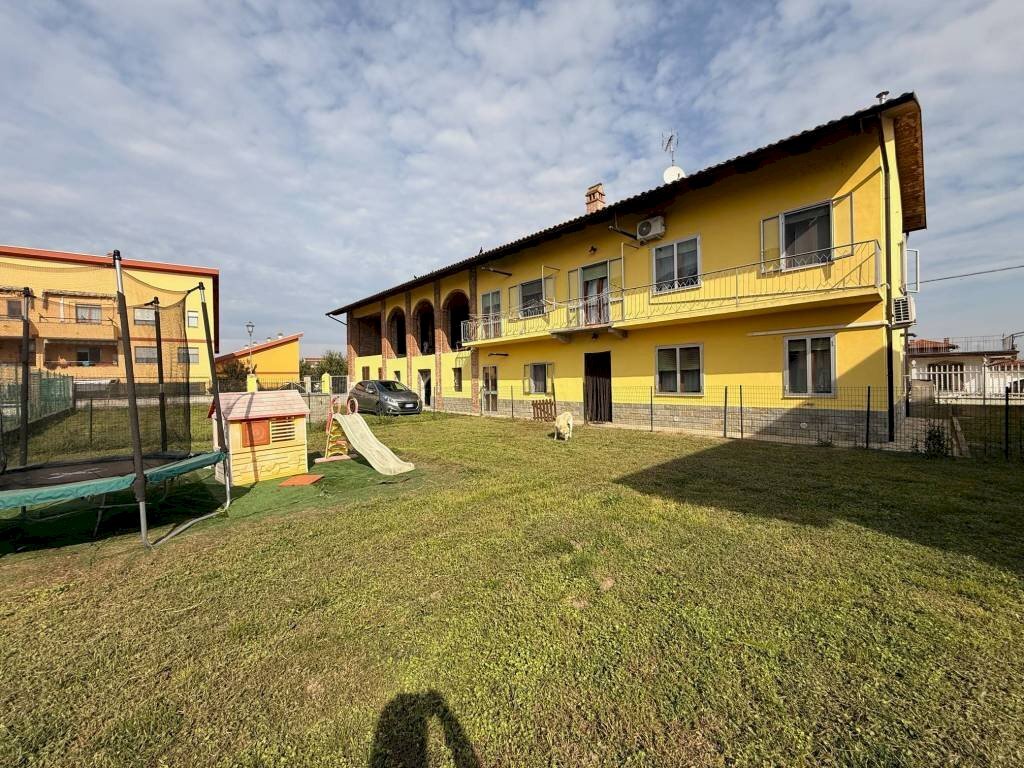 Giardino - Casa indipendente via Giovanni Prati, 10, Villastellone - foto 2