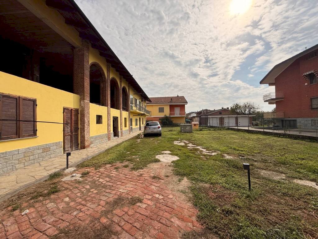 Giardino - Rustico via Giovanni Prati, 10, Villastellone - foto 1