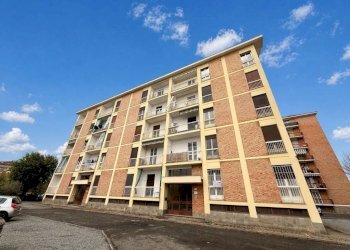 Facciata - Trilocale via Luigi Einaudi, 14/2, Carmagnola - foto 1