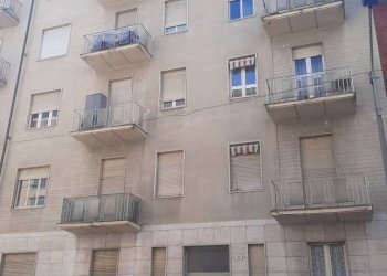Facciata - Bilocale via Rovereto, 82, Torino (zona Santa Rita) - foto 1