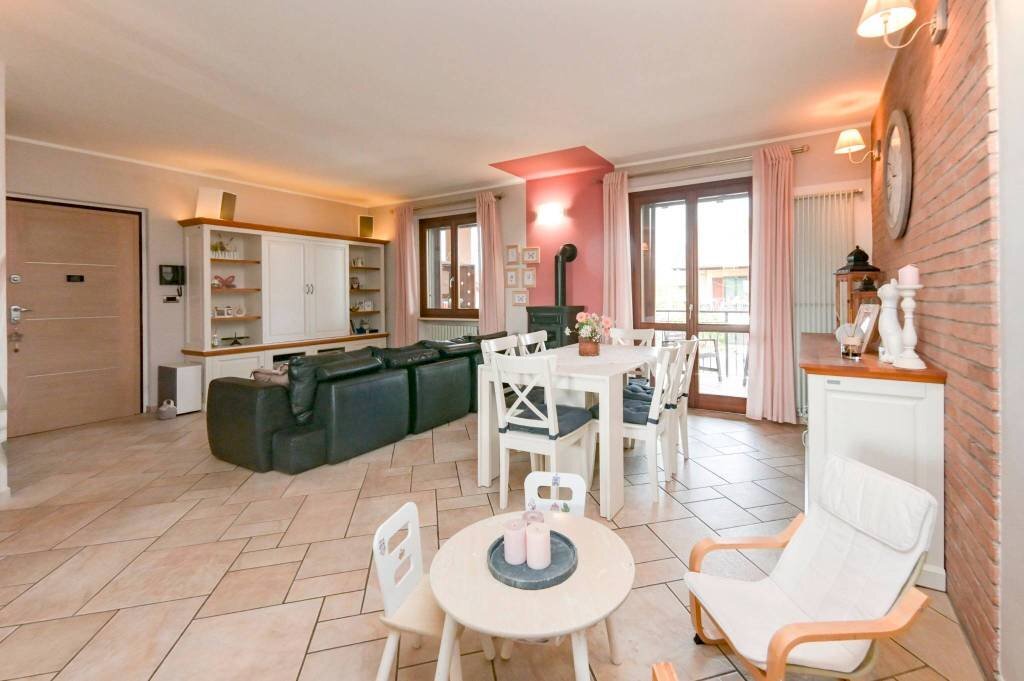 Salone - Appartamento viale Enrico Berlinguer, 10, Moncalieri - foto 1