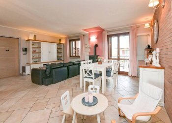 Salone - Appartamento viale Enrico Berlinguer, 10, Moncalieri - foto 1