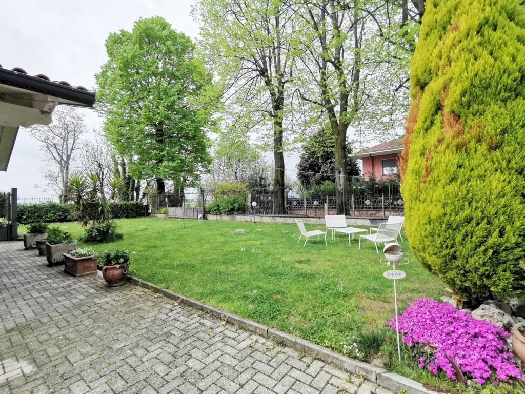 Giardino - Hotel via Aldo Devietti Goggia, 80, San Maurizio Canavese - foto 2