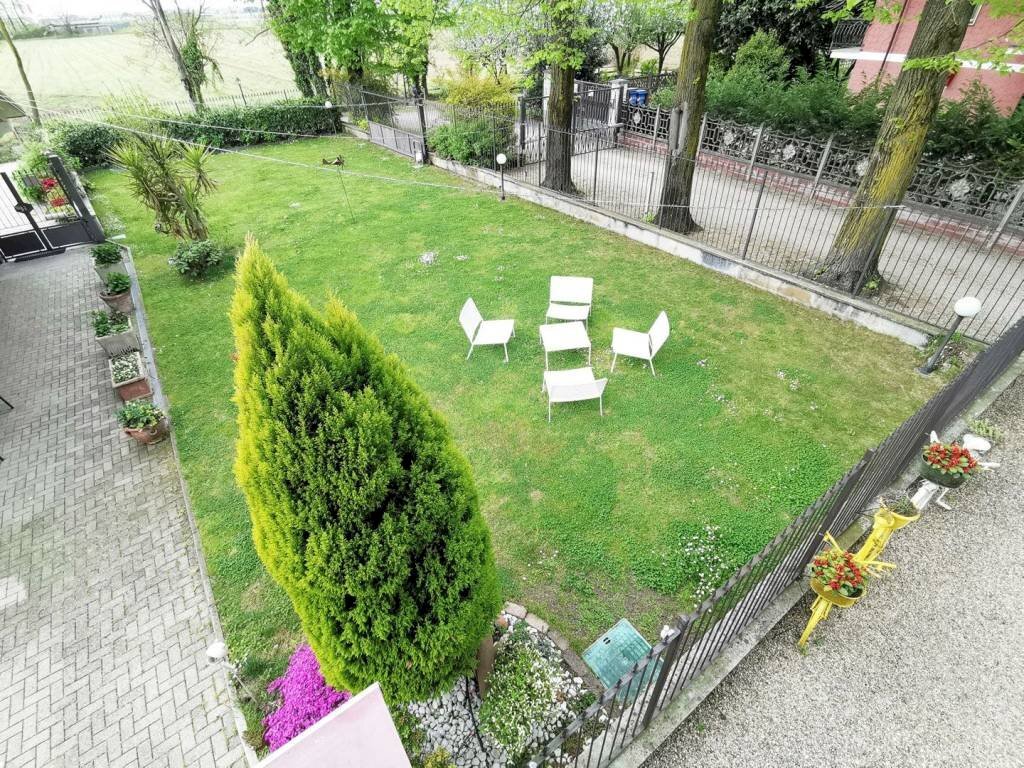 Giardino - Hotel via Aldo Devietti Goggia, 80, San Maurizio Canavese - foto 3