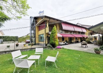 Giardino - Hotel via Aldo Devietti Goggia, 80, San Maurizio Canavese - foto 1