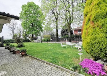 Giardino - Hotel via Aldo Devietti Goggia, 80, San Maurizio Canavese - foto 2