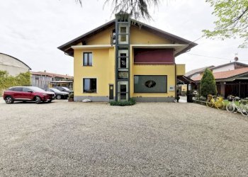 Facciata - Hotel via Aldo Devietti Goggia, 80, San Maurizio Canavese - foto 31