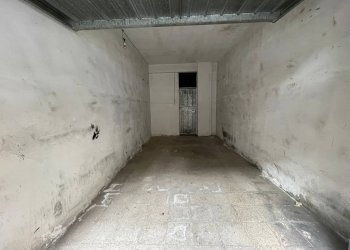 Foto 1 - Box Via Benevento, Caserta - photo 1