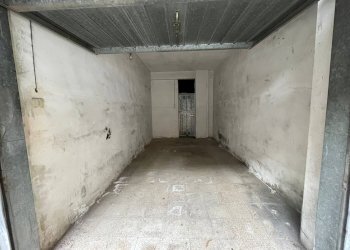 Foto 2 - Box Via Benevento, Caserta - photo 2