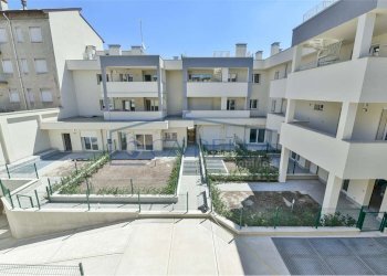 piscina - Three-room apartment Andrea Strada
 
6, Cesano Maderno - photo 15