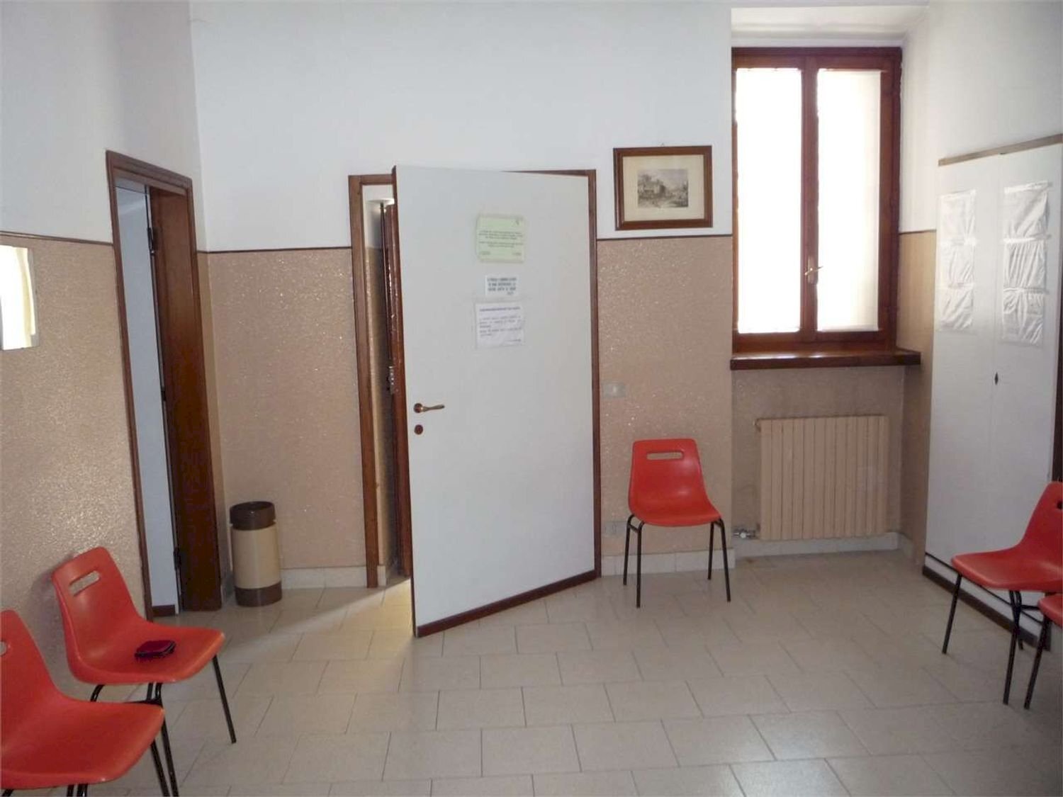 Foto 2 - Commercial Premises Como
 
2, Cesano Maderno - photo 2