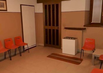 Foto 10 - Commercial Premises Como
 
2, Cesano Maderno - photo 10