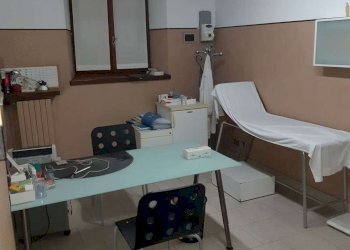 Foto 11 - Commercial Premises Como
 
2, Cesano Maderno - photo 11