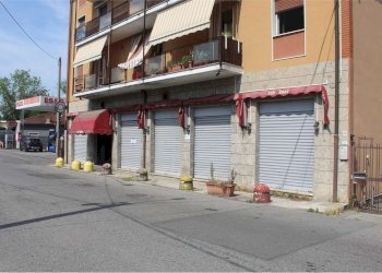 vista - Commercial Premises Sardegna
 
22, Cesano Maderno - photo 1