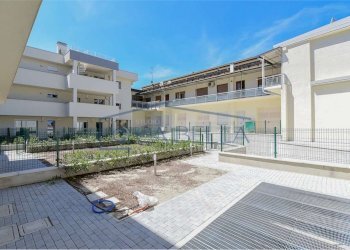 facciata - Three-room apartment Andrea Strada
 
6, Cesano Maderno - photo 16