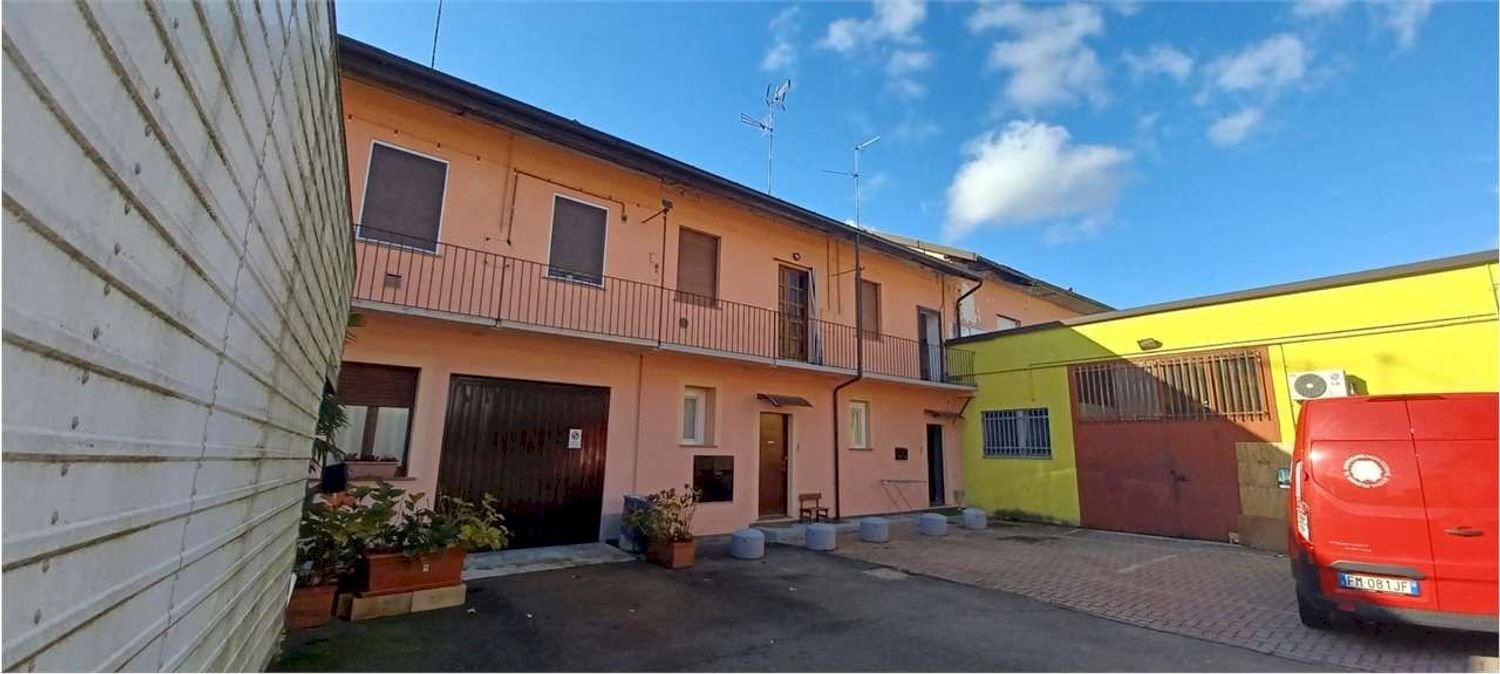facciata - Two-room apartment Fiume
 
35, Lentate sul Seveso - photo 1