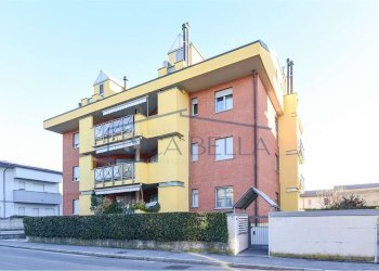 vista - Three-room apartment Giacomo Leopardi
 
4, Cesano Maderno - photo 1