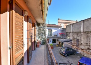 Foto 2 - Four-room apartment Carlo Moreschi
 
2, Cermenate - photo 2