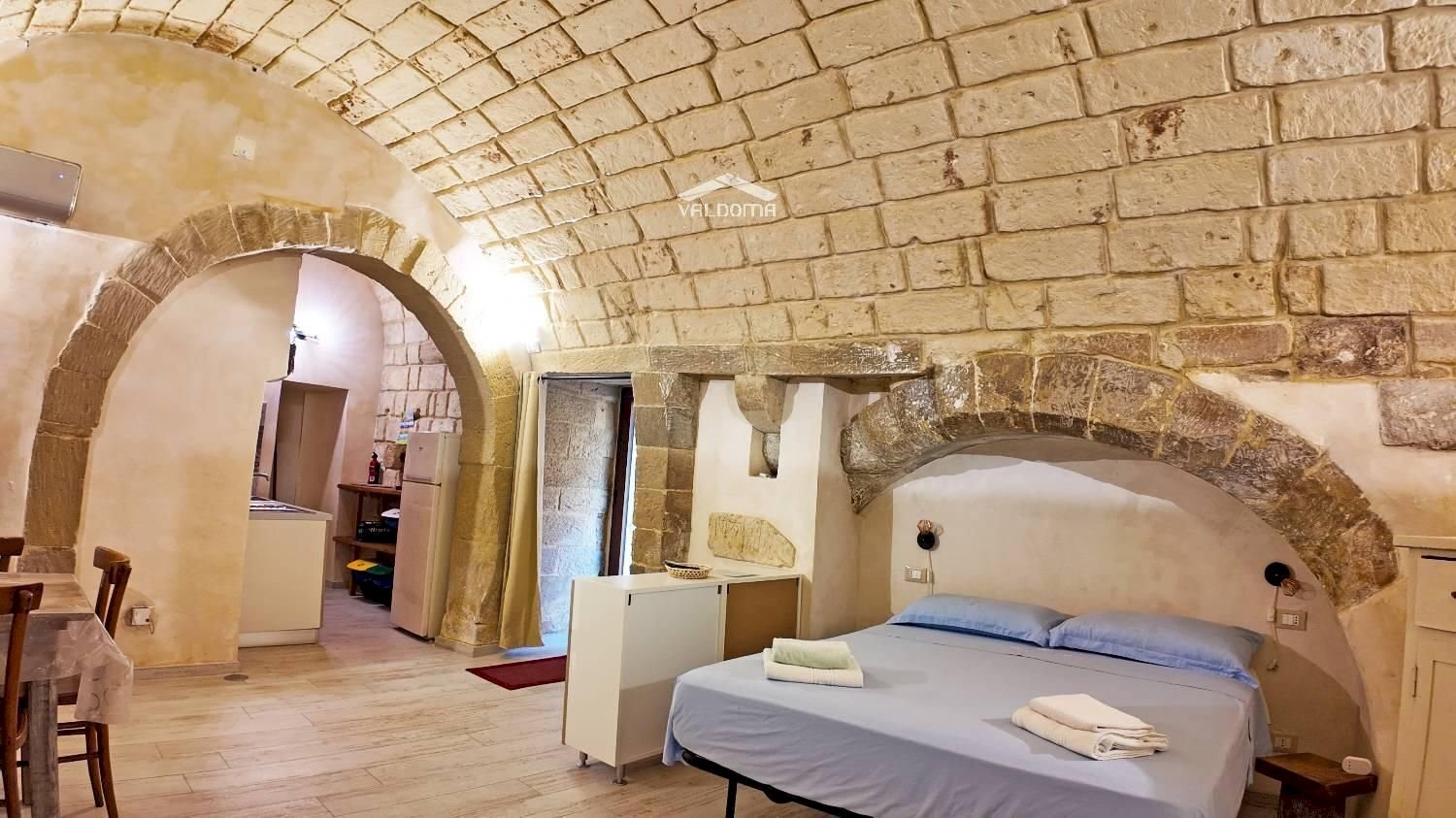 camera da letto - Semi-detached house via Giuseppina Scarciglia
 
38a, Minervino di Lecce - photo 2