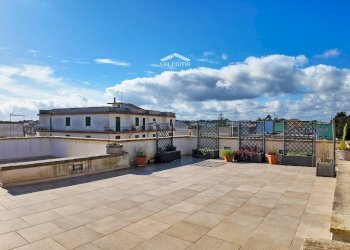 terrazzo - Semi-detached house via Giuseppina Scarciglia
 
38a, Minervino di Lecce - photo 23