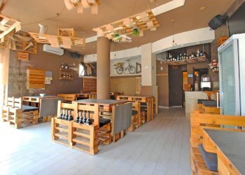 soggiorno - Locale Commerciale Veneto
 
7, Melendugno - foto 2