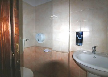 bagno - Locale Commerciale Veneto
 
7, Melendugno - foto 10