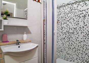 bagno - Independent house Via Giuseppina Scarciglia
 
36, Minervino di Lecce - photo 6