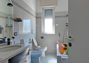 bagno - Ufficio Papa Pio XII
 
52, Poggiardo - foto 10