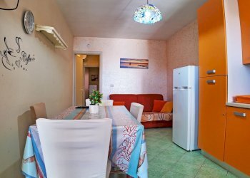 soggiorno - Four-room apartment Litoranea Amerigo Vespucci
 
40, Salve - photo 2