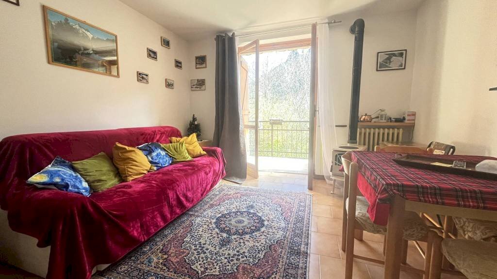 Salone - Monolocale via Pontechianale, 68, Casteldelfino - foto 2