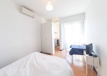 Camera da letto - Monolocale viale Carlo Espinasse, 104, Milano (zona Villapizzone) - foto 11