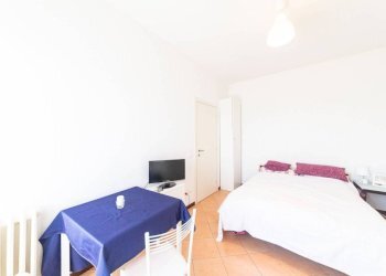 Camera da letto - Monolocale viale Carlo Espinasse, 104, Milano (zona Villapizzone) - foto 12