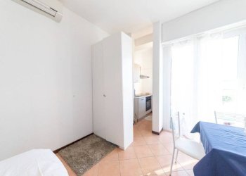 Camera da letto - Monolocale viale Carlo Espinasse, 104, Milano (zona Villapizzone) - foto 14