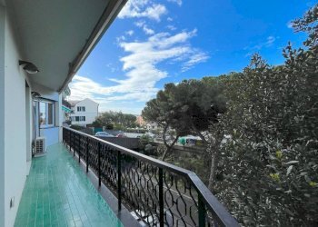 Balcone - Quadrilocale via Giuseppe Mendozza, 4A, Genova (zona Quarto) - foto 1