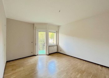 Camera da letto - Quadrilocale via Giuseppe Mendozza, 4A, Genova (zona Quarto) - foto 2