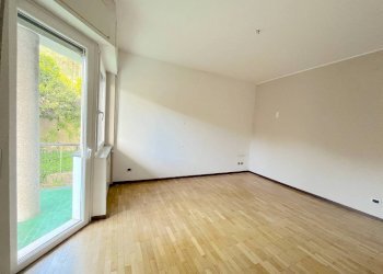 Camera da letto - Quadrilocale via Giuseppe Mendozza, 4A, Genova (zona Quarto) - foto 4