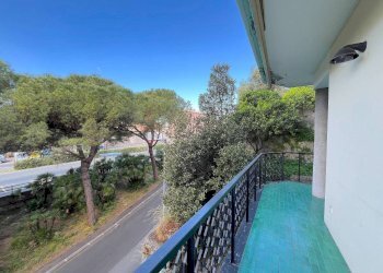 Balcone - Quadrilocale via Giuseppe Mendozza, 4A, Genova (zona Quarto) - foto 5