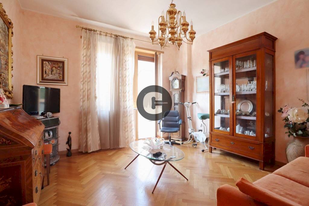 Soggiorno - Three-room apartment via Candia, 21, Torino (neighborhood Barriera Milano) - photo 1