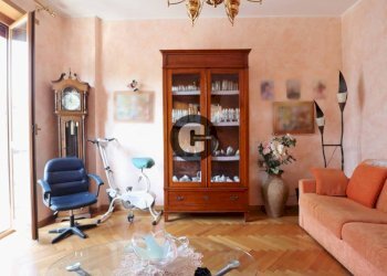 Soggiorno - Trilocale via Candia, 21, Torino (zona Barriera Milano) - foto 2